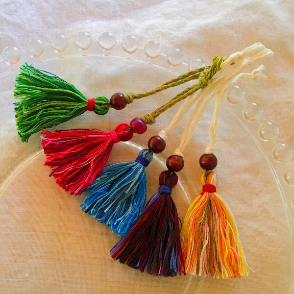 残った刺繍糸で簡単 手作りタッセル の作り方 ワサコ日和
